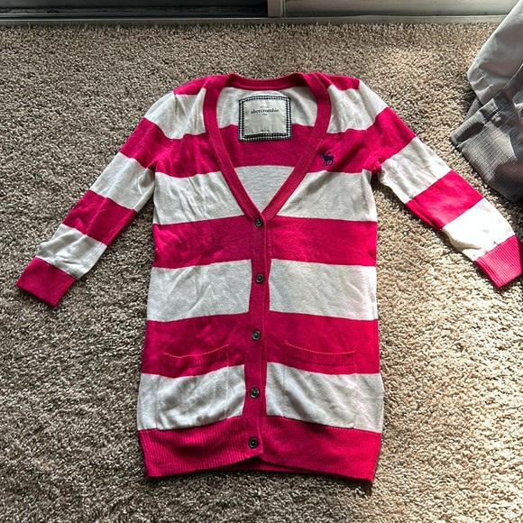 Abercrombie Cardigan - Picture 1 of 3
